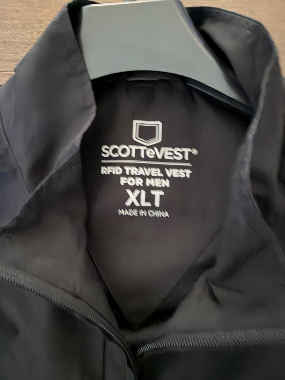 Men’s SCOTTe Travel Vest - Picture 2 of 3